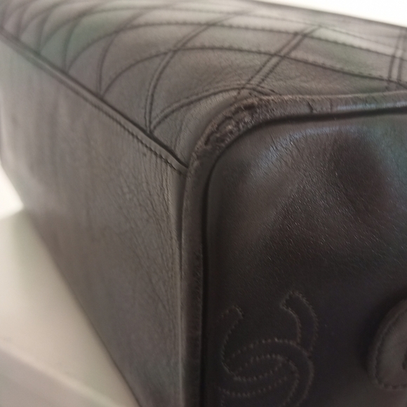 CLEAN Vintage Chanel Diamond Stitch Cosmetics Case/Toiletry Pouch/Dopp Kit Black - Picture 13 of 16